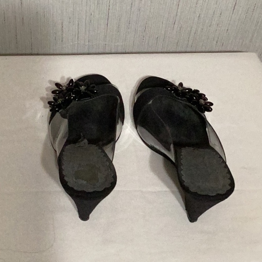 Unknown brand, size 6.5 women’s.